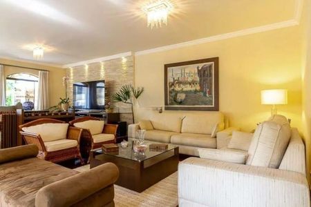 Casa à venda com 366m², 4 quartos e 6 vagas