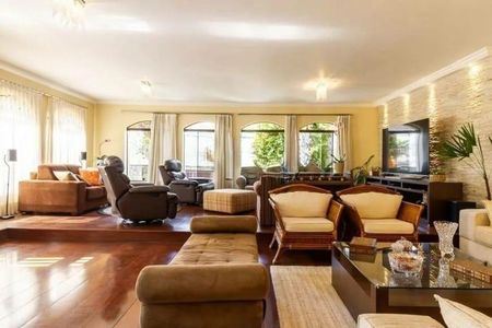 Casa à venda com 366m², 4 quartos e 6 vagas