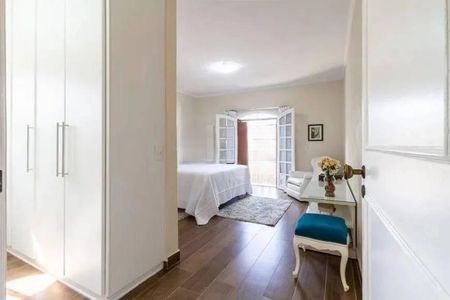 Casa à venda com 366m², 4 quartos e 6 vagas