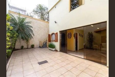 Casa à venda com 366m², 4 quartos e 6 vagas