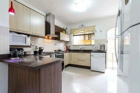 Casa à venda com 366m², 4 quartos e 6 vagas