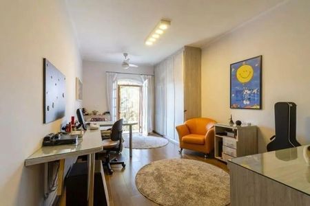 Casa à venda com 366m², 4 quartos e 6 vagas