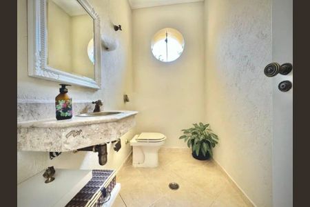 Casa à venda com 366m², 4 quartos e 6 vagas