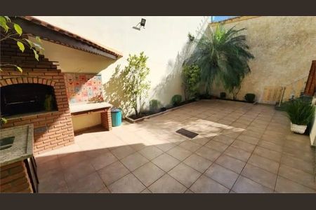 Casa à venda com 366m², 4 quartos e 6 vagas