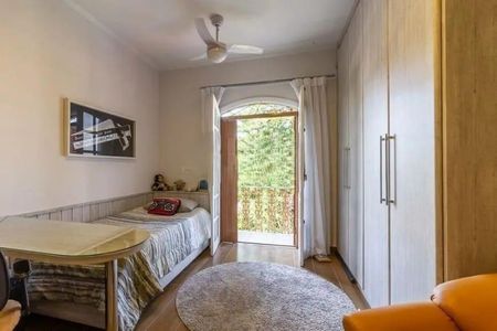 Casa à venda com 366m², 4 quartos e 6 vagas