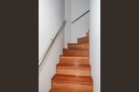 Apartamento à venda com 53m², 1 quarto e 1 vaga Apartamento à venda com 53m², 1 quarto e 1 vagaEscada