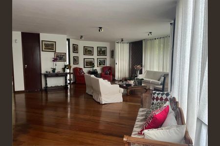 Casa à venda com 600m², 4 quartos e 6 vagas