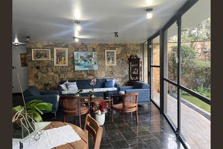 Casa à venda com 600m², 4 quartos e 6 vagas