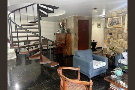 Casa à venda com 600m², 4 quartos e 6 vagas