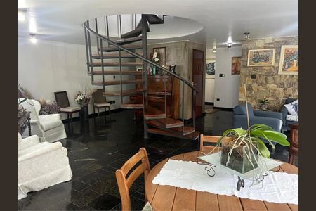 Casa à venda com 600m², 4 quartos e 6 vagas