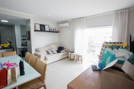 Apartamento à venda com 74m², 2 quartos e 1 vagaSala