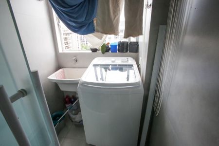 Apartamento à venda com 74m², 2 quartos e 1 vagaÁrea de Serviço