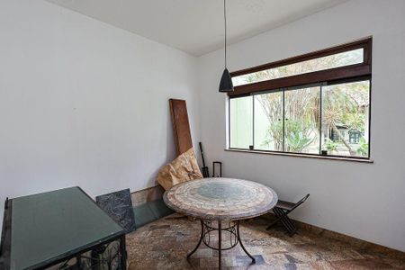 Casa à venda com 5 quartos, 500m² em São Francisco, Niterói