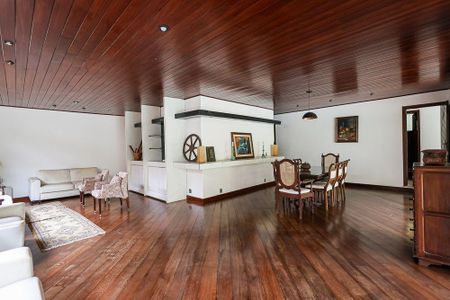 Casa à venda com 5 quartos, 500m² em São Francisco, Niterói