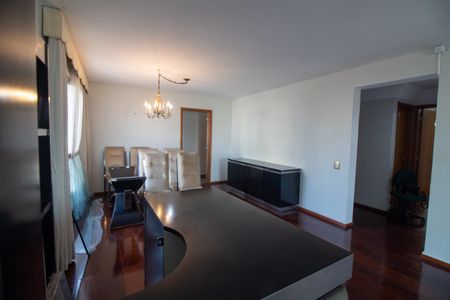 Apartamento para alugar com 207m², 3 quartos e 2 vagasSala