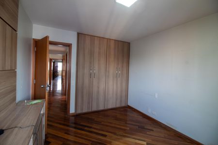 Apartamento para alugar com 207m², 3 quartos e 2 vagasQuarto 2