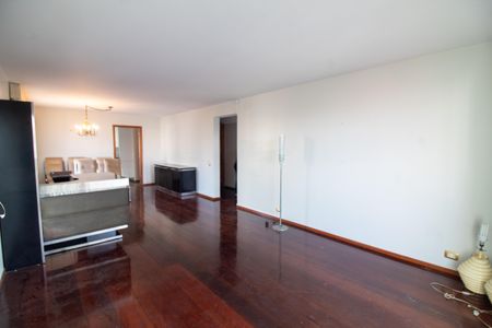 Apartamento para alugar com 207m², 3 quartos e 2 vagasSala