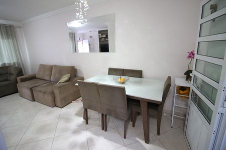 Casa à venda com 170m², 3 quartos e 3 vagasSala
