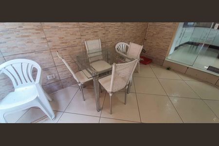 Casa à venda com 150m², 3 quartos e 2 vagasQuintal