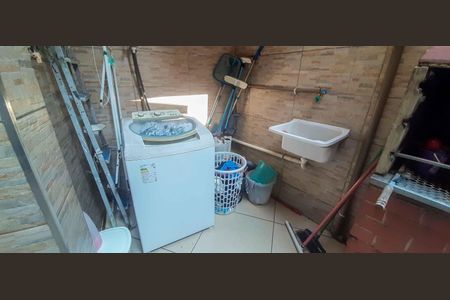 Casa à venda com 150m², 3 quartos e 2 vagasÁrea de Serviço