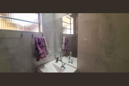 Casa à venda com 150m², 3 quartos e 2 vagasBanheiro da Suíte 2