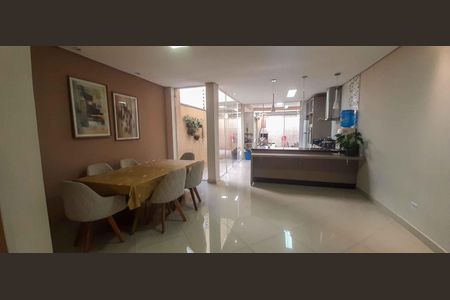 Casa à venda com 150m², 3 quartos e 2 vagasCozinha