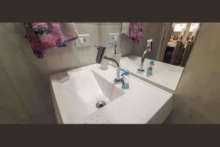 Casa à venda com 150m², 3 quartos e 2 vagasBanheiro da Suíte 2