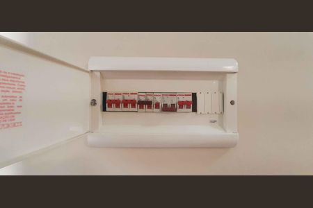 Casa à venda com 150m², 3 quartos e 2 vagasQuadro de Luz