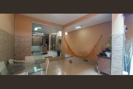 Casa à venda com 150m², 3 quartos e 2 vagasQuintal