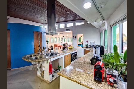 Casa à venda com 346m², 4 quartos e 4 vagas