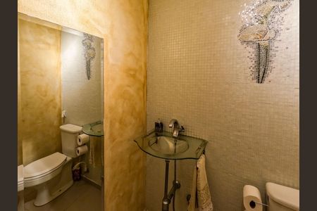 Casa à venda com 346m², 4 quartos e 4 vagas