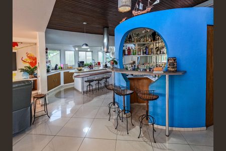 Casa à venda com 346m², 4 quartos e 4 vagas