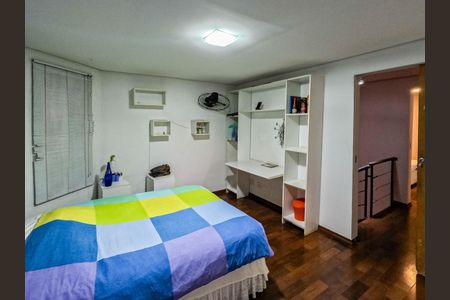 Casa à venda com 346m², 4 quartos e 4 vagas