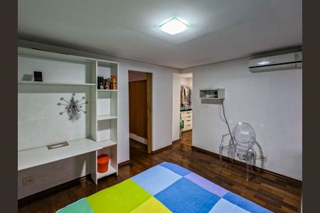 Casa à venda com 346m², 4 quartos e 4 vagas