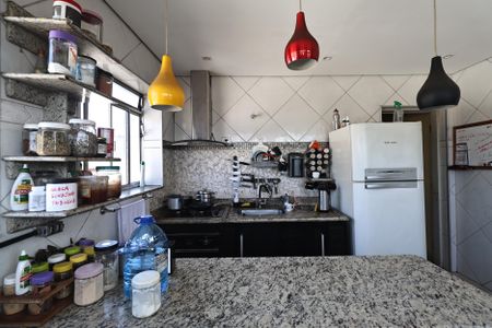 Casa à venda com 231m², 3 quartos e 2 vagasCozinha