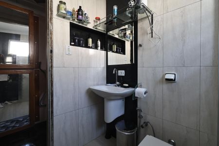 Casa à venda com 231m², 3 quartos e 2 vagasBanheiro