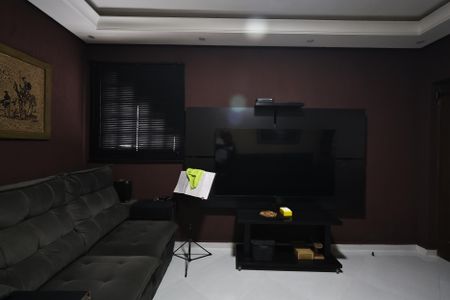 Casa à venda com 231m², 3 quartos e 2 vagasSala