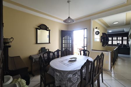 Casa à venda com 231m², 3 quartos e 2 vagasSala de Jantar