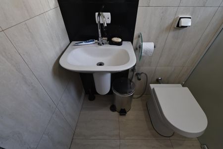 Casa à venda com 231m², 3 quartos e 2 vagasBanheiro