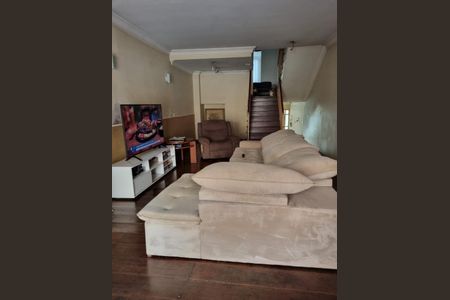 Casa à venda com 387m², 5 quartos e 4 vagas Casa à venda com 387m², 5 quartos e 4 vagasFoto 12