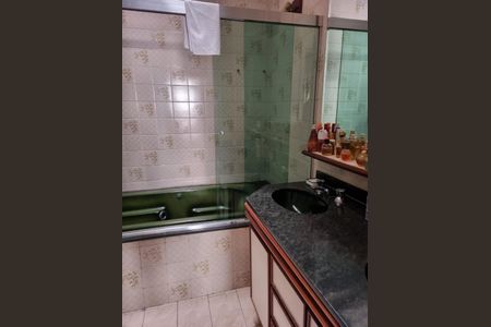 Casa à venda com 387m², 5 quartos e 4 vagas Casa à venda com 387m², 5 quartos e 4 vagasFoto 02