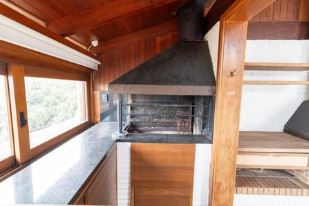 Apartamento à venda com 168m², 3 quartos e 2 vagas Apartamento à venda com 168m², 3 quartos e 2 vagasChurrasqueira