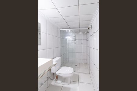 Casa à venda com 300m², 4 quartos e 2 vagas Casa à venda com 300m², 4 quartos e 2 vagasEdícula - Banheiro da Suíte