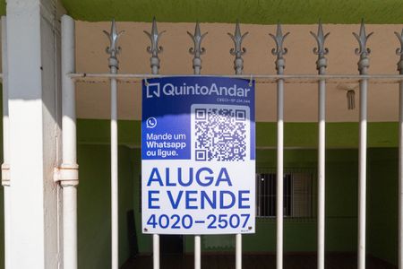Casa à venda com 300m², 4 quartos e 2 vagas Casa à venda com 300m², 4 quartos e 2 vagasFachada e placa