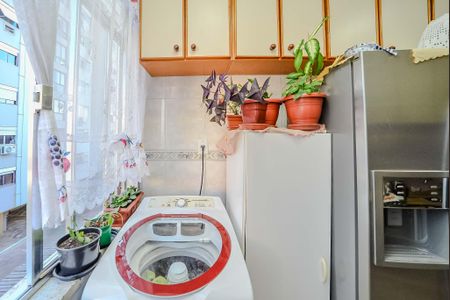 Apartamento à venda com 71m², 2 quartos e 1 vagaCozinha e Área de Serviço