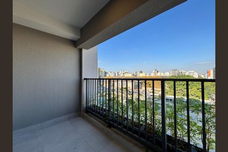 Studio à venda com 29m², 1 quarto e sem vaga Studio à venda com 29m², 1 quarto e sem vagaVaranda