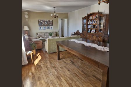 Apartamento à venda com 188m², 4 quartos e 2 vagas Apartamento à venda com 188m², 4 quartos e 2 vagasSala