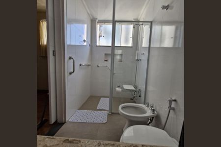Apartamento à venda com 188m², 4 quartos e 2 vagas Apartamento à venda com 188m², 4 quartos e 2 vagasBanheiro da Suíte