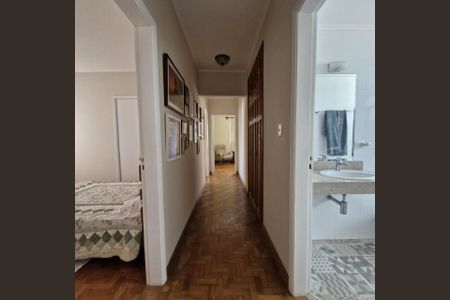 Apartamento à venda com 188m², 4 quartos e 2 vagas Apartamento à venda com 188m², 4 quartos e 2 vagasCorredor