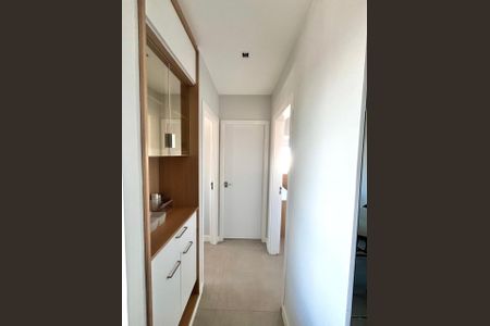 Apartamento à venda com 70m², 2 quartos e 2 vagasCorredor